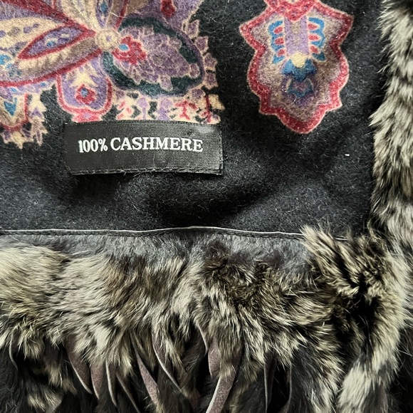NWOT 100% cashmere and real fur shawl wrap - Picture 3 of 13